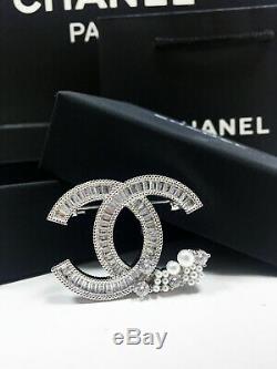Authentic CHANEL Brooch CC Logo Crystal with pearls Twist 18K white gold Pin
