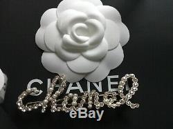 CHANEL 19K Hair Pearl Crystal Barrette Accessory Fall 2019 Brand New Boxed