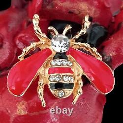 Jewelry talisman jewel necklace pendant amulet love attraction red heart bee bib