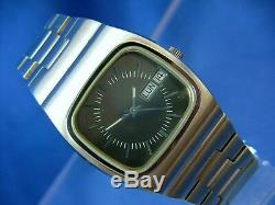 Vintage Omega Megaquartz 32 KHz Prototype Watch ONLY 3 IN WORLD 1970s Brand New